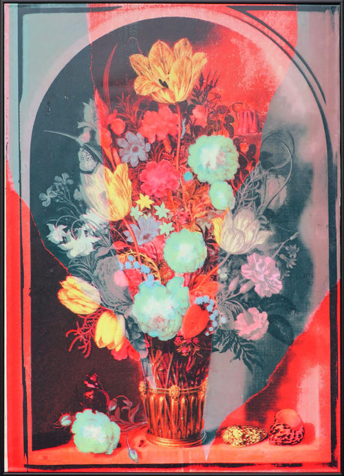 Flowers red